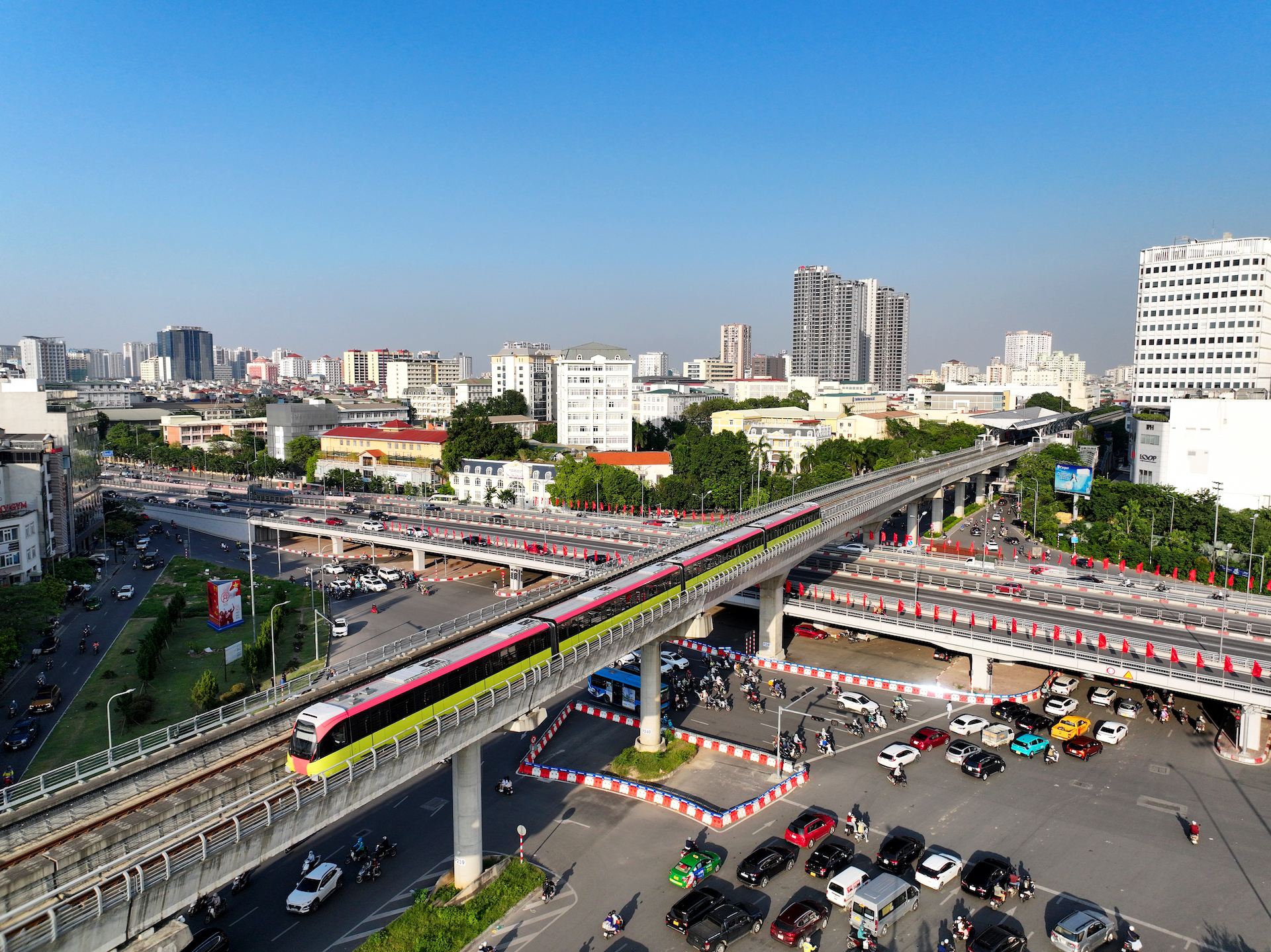 Hà Nội: Thêm giải pháp kết nối tàu điện metro 